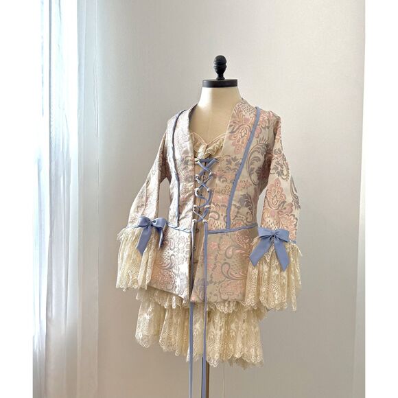 Handmade Marie Antoniette costume/cosplay - Picture 2 of 12